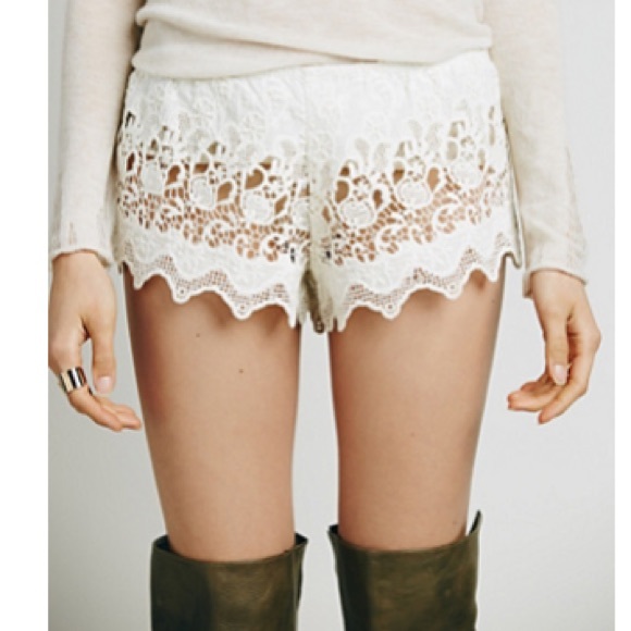 Free People Pants - 🔮 Free People Crm Ivory Crochet Lace Shorts Sz S